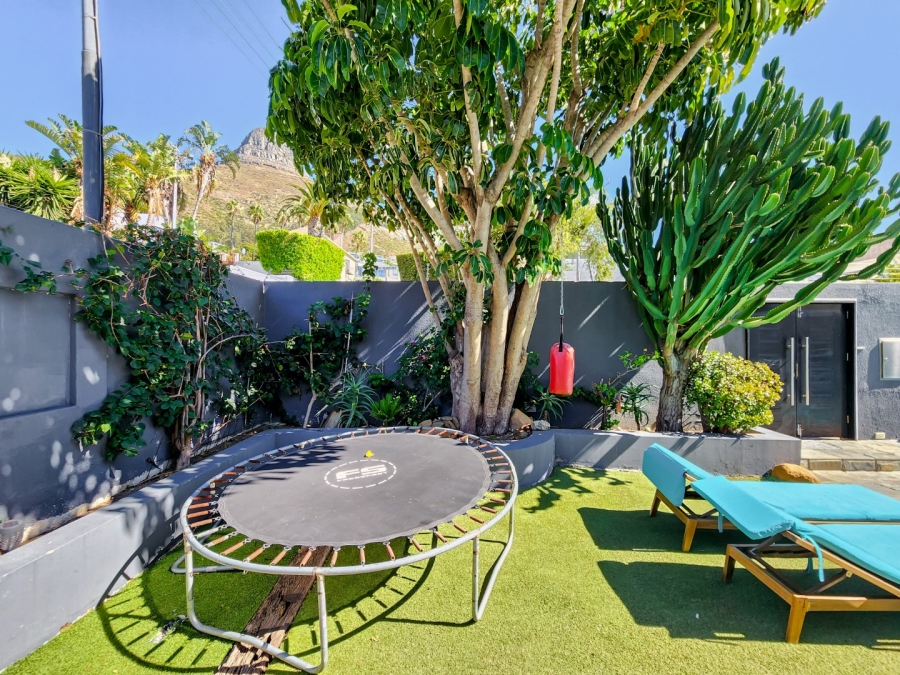 5 Bedroom Property for Sale in Fresnaye Western Cape